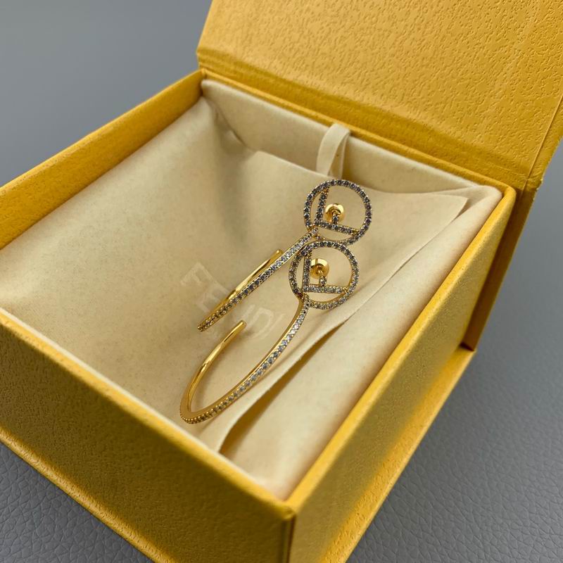 Fendi earring 03lyr71